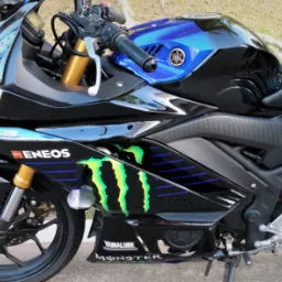 Imagens anúncio Yamaha R3 R3 Monster ABS